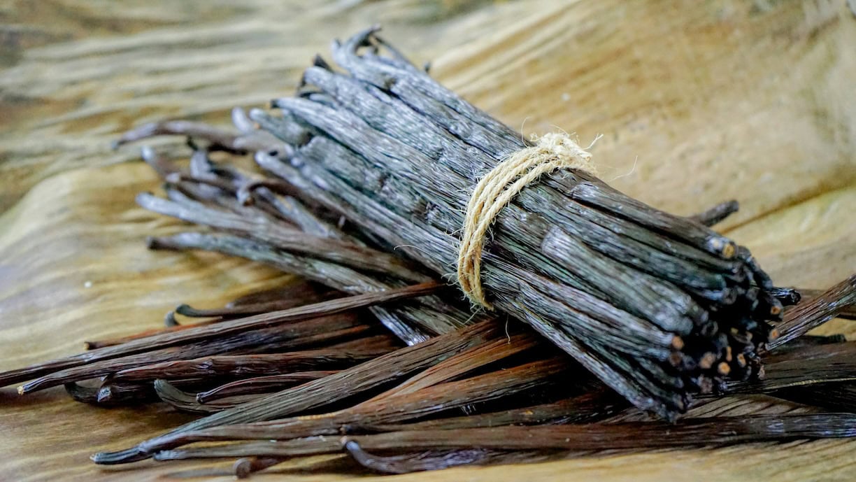 Bundle of vanilla pods