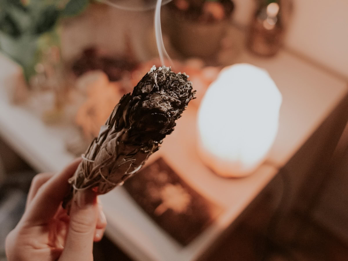Saging / smudging