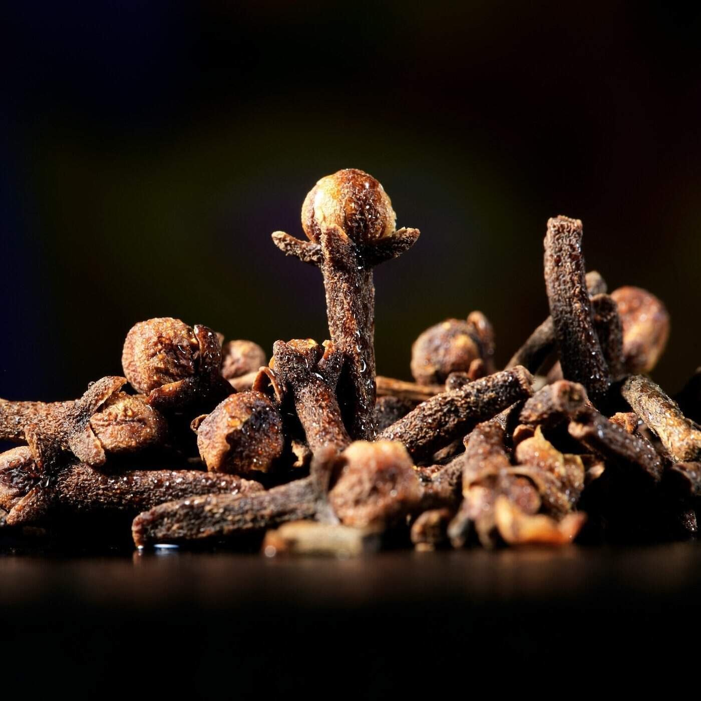 Cloves profile Cloves profile