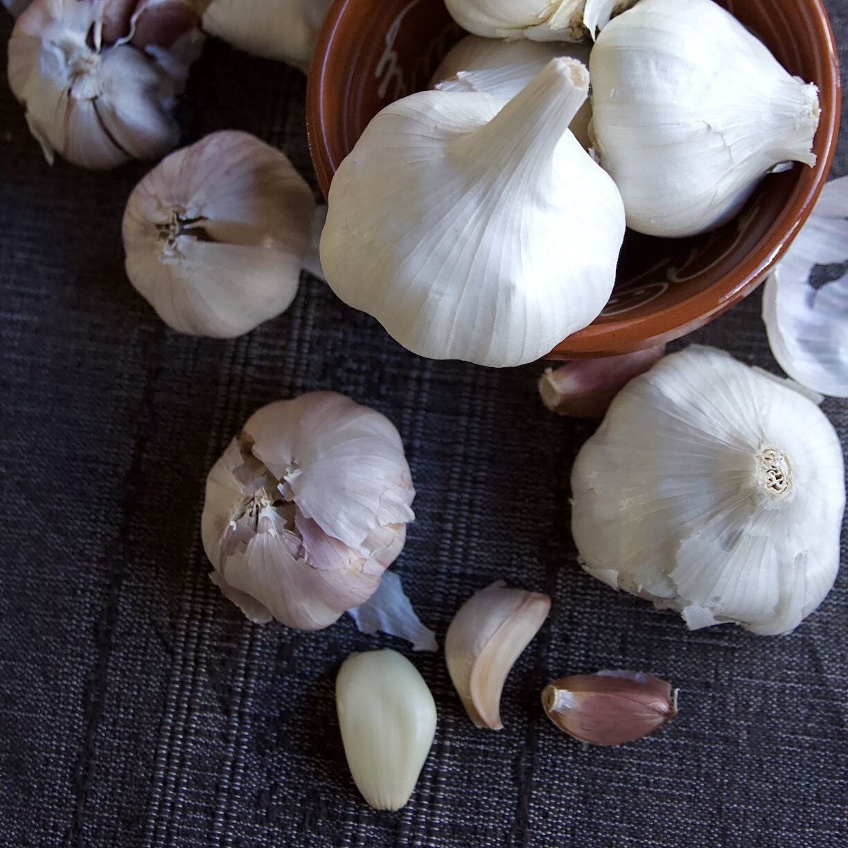 Garlic bulb and clove assortment